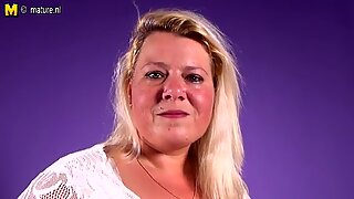 Мръсници холандки bbw майки играе с мокри вагина