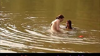 Asia Zo y Andrea Cielo- publico water desnudo juego